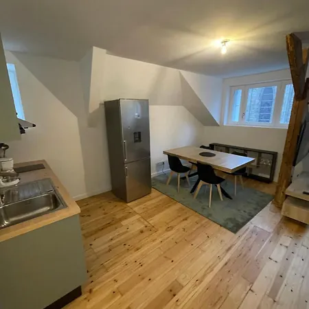 Appartement En Plein Centre Questembert Exterior photo
